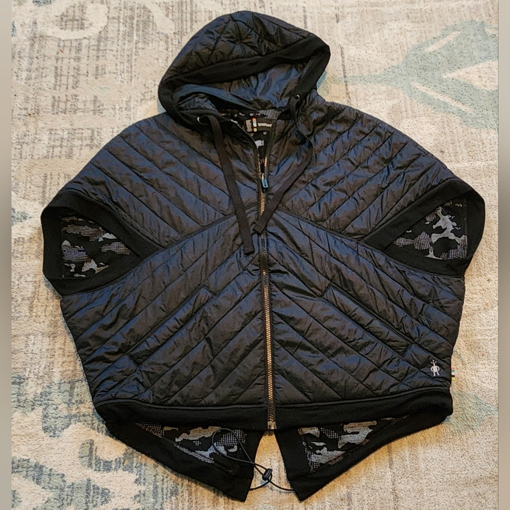 Smartwool Urban Upslope Reversible Poncho. Size S/M. Great condition.